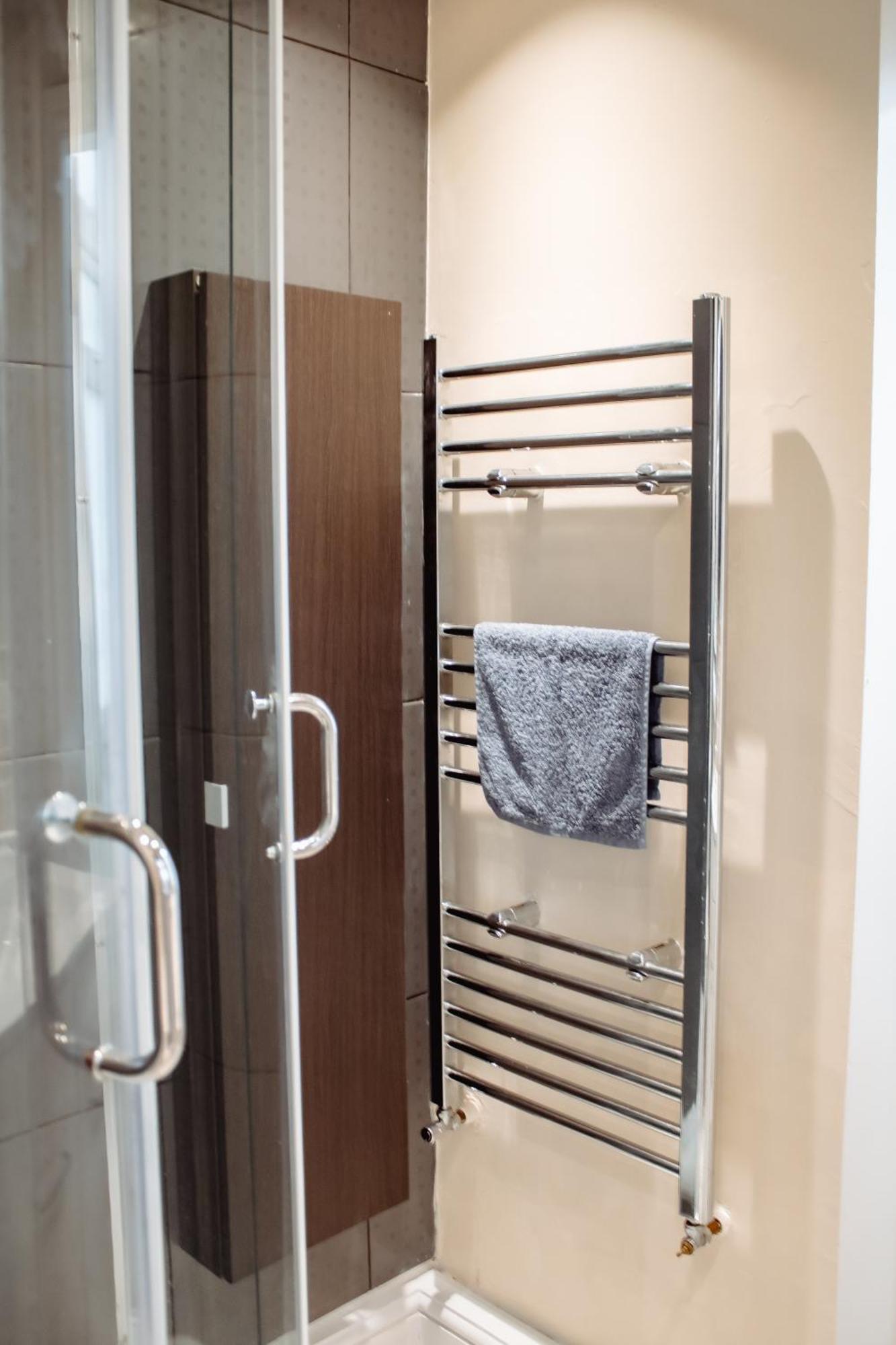 Apartamento Spacious Flat With Free Parking Harrogate Exterior foto